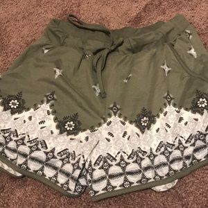 Army green flow  shorts